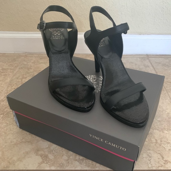 🛍NWT🛍 Vince Camuto Leather Sandal - Picture 2 of 7